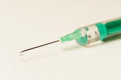 Прививки кроликам от миксоматоза и ВГБК: когда делать, дозировка