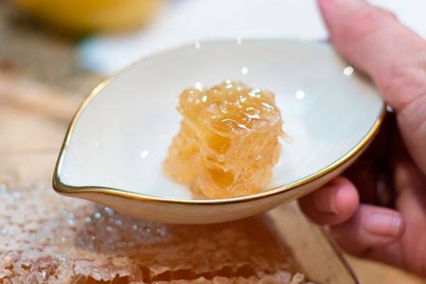 Как извлечь мёд из сот